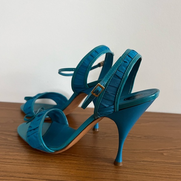 Viktor & Rolf Ruched Satin Patent Leather Bow Ribbon Heels - Picture 15 of 16